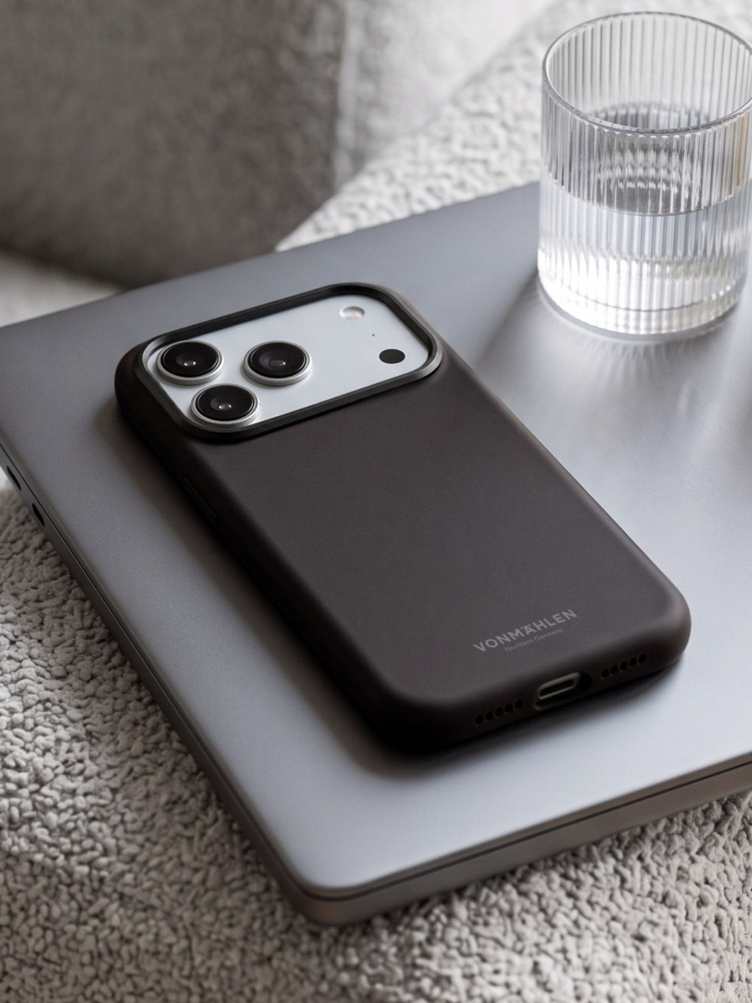 Vonmaehlen Soft Silicone Case for iPhone 18 Pro - Black