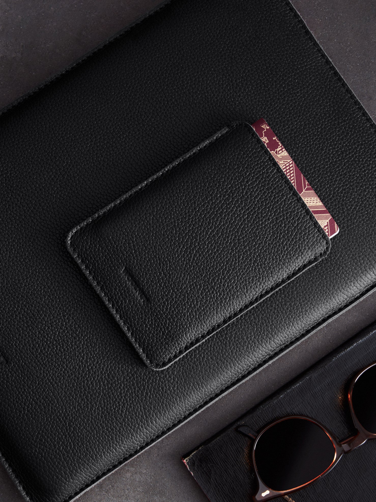 Woolnut Leather Sleeve for Passport - Black